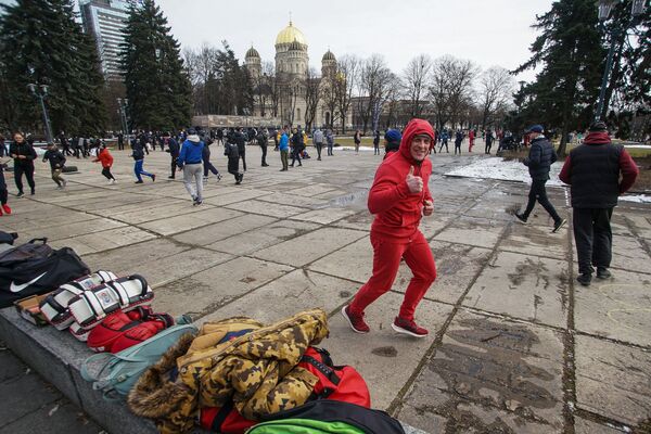 Большая открытая тренировка прошла на Эспланаде в Риге Большая открытая тренировка прошла на Эспланаде в Риге - Sputnik Латвия