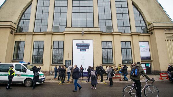 Центр вакцинации открылся в Гастрономическом павильоне Центрального рынка в Риге - Sputnik Латвия