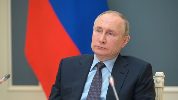 Президент РФ Владимир Путин на заседании попечительского совета Русского географического общества - Sputnik Латвия