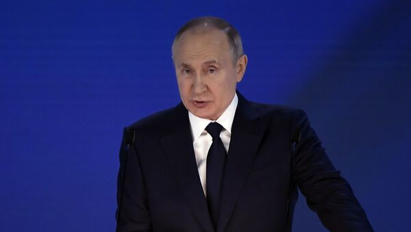 Президент РФ Владимир Путин оглашает послание Федеральному собранию - Sputnik Latvija