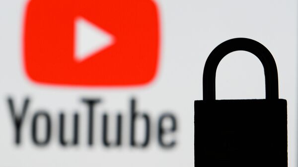 Роскомнадзор может заблокировать YouTube в ответ на удаление каналов RT - Sputnik Латвия
