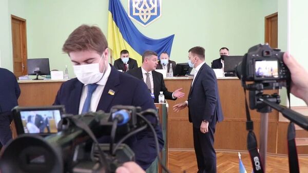 Депутаты на Украине передрались из-за флага России и переругались на русском - Sputnik Латвия
