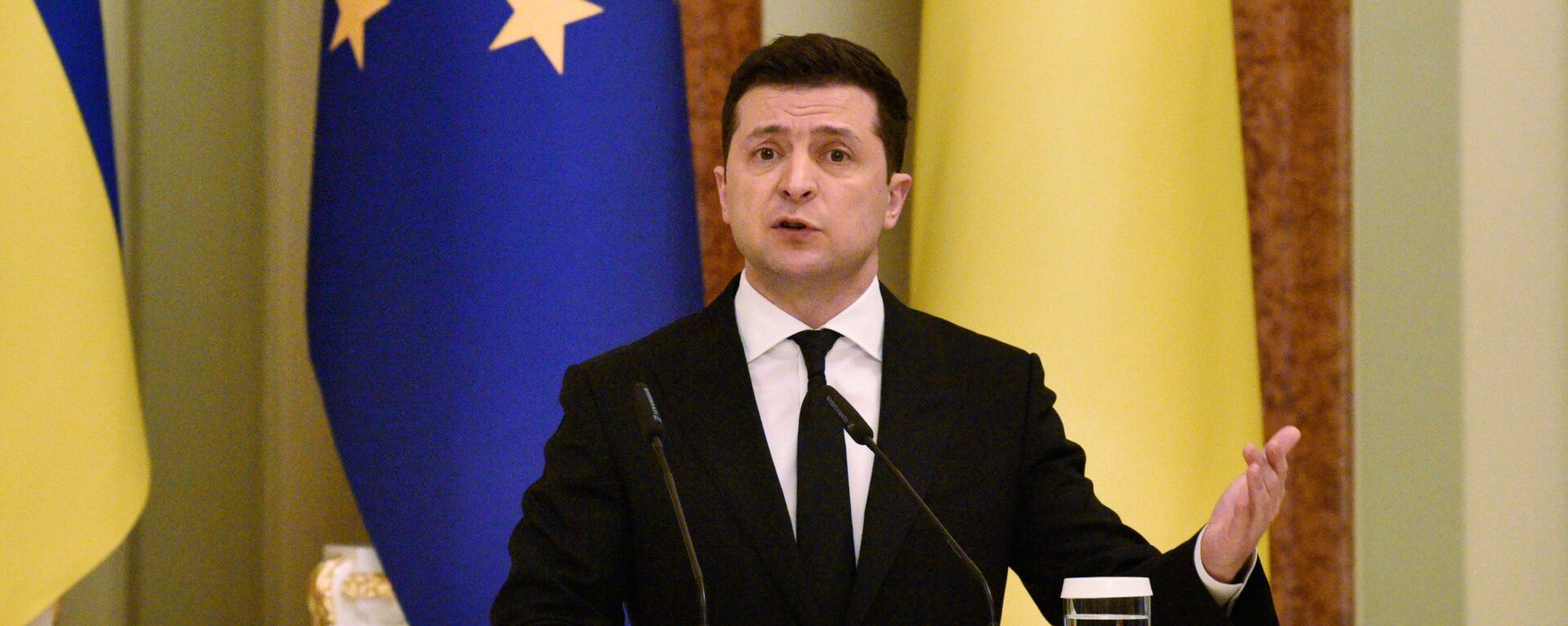 Президент Украины Владимир Зеленский - Sputnik Латвия, 1920, 12.05.2021