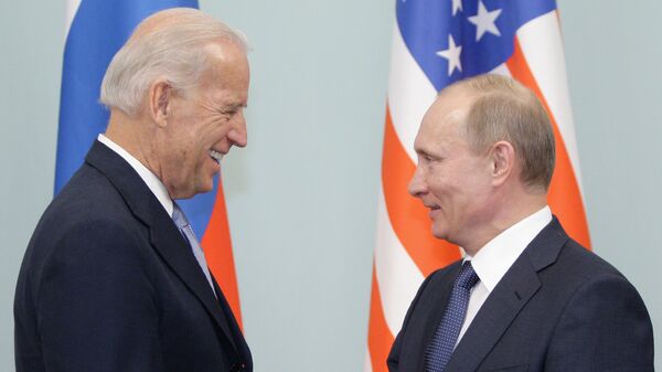 Встреча Владимира Путина с Джозефом Байденом в Москве, 2011 - Sputnik Латвия
