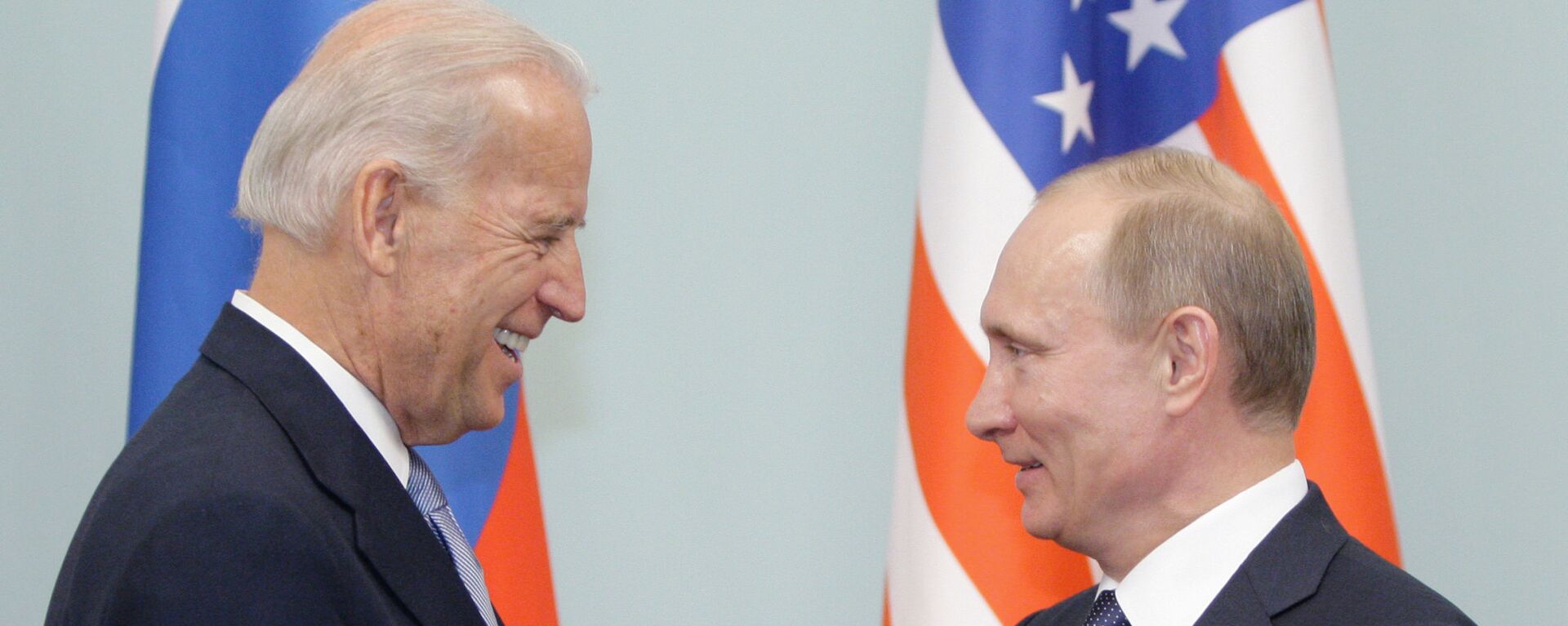Vladimira Putina un Džozefa Baidena tikšanās Maskavā 2011. gadā - Sputnik Latvija, 1920, 05.06.2021
