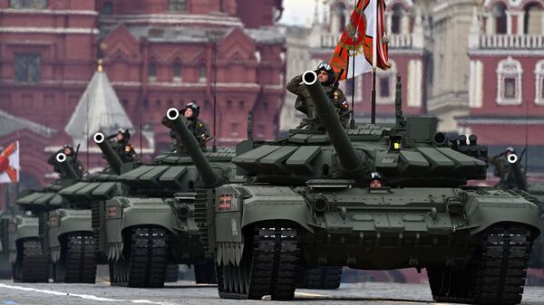 Танк Т-72Б3М во время генеральной репетиции парада в честь 76-й годовщины Победы в Великой Отечественной войне в Москве - Sputnik Latvija