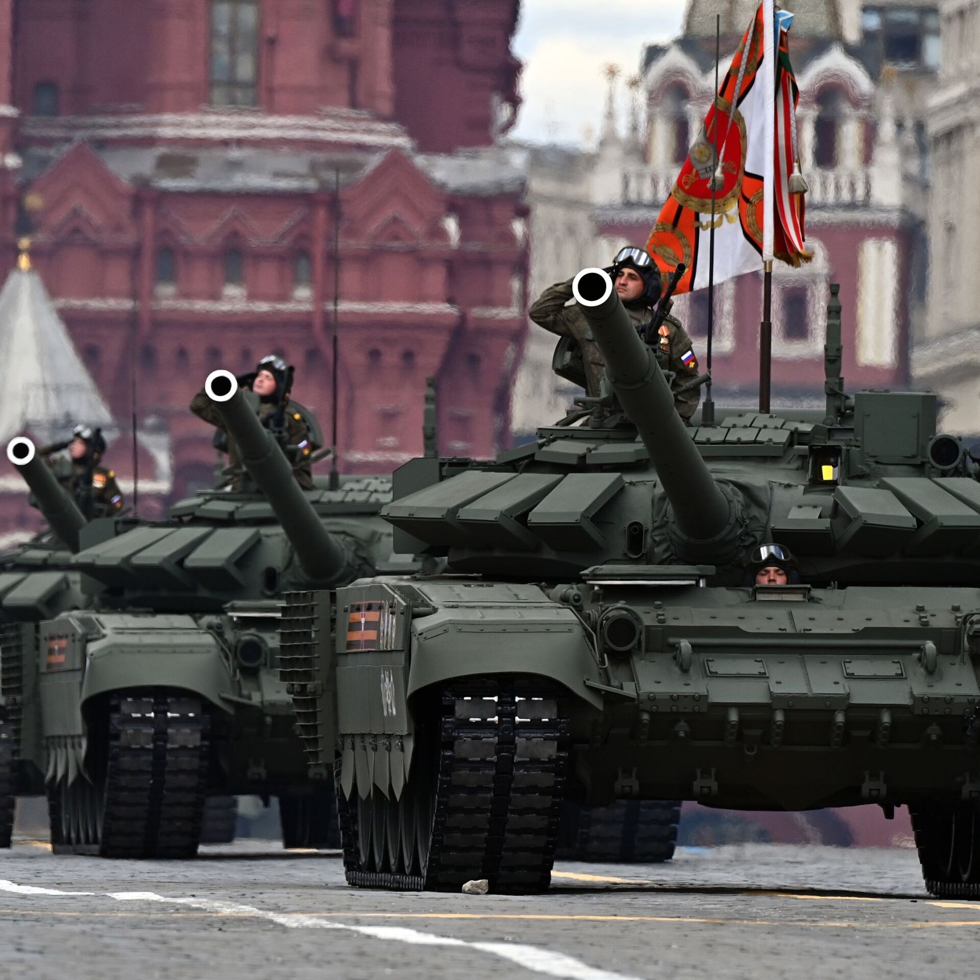 Танк т-90м на параде. Москва танковый. Парк победы москва танковый музей. Танк т-34 на красной площади. Москва танковый.