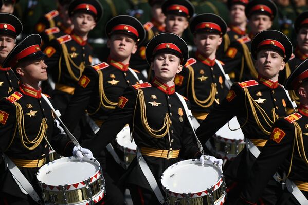 Курсанты Московского Военно-музыкального училища Министерства Обороны РФ им. генерал-лейтенанта В. М. Халилова. Курсанты Московского Военно-музыкального училища Министерства Обороны РФ им. генерал-лейтенанта В. М. Халилова. - Sputnik Латвия