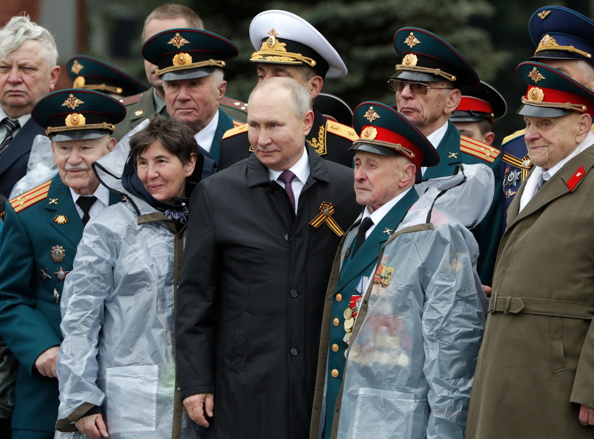 Фото путина с днем победы