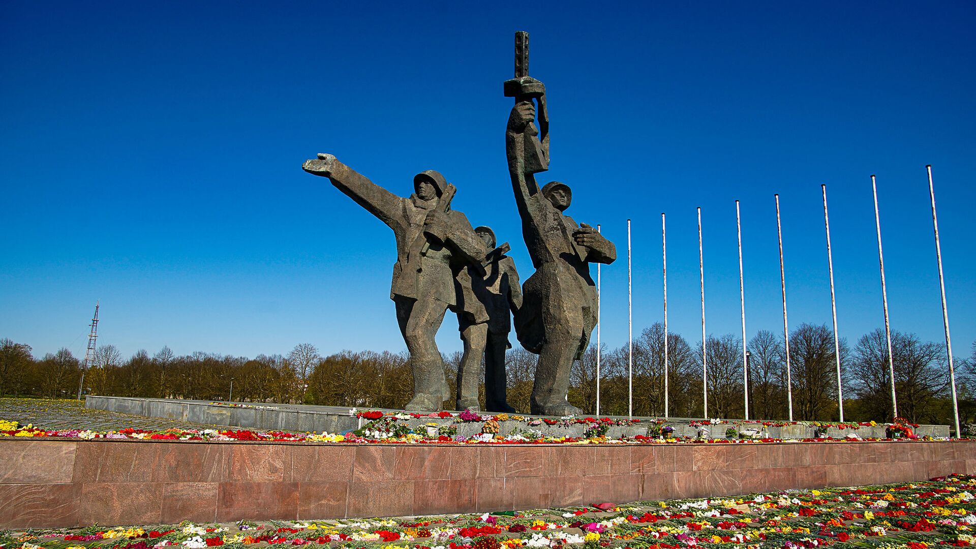 Памятник Освободителям Риги - Sputnik Латвия, 1920, 08.04.2022