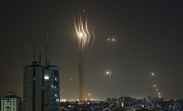 No Gazas sektora pret Izraēlu palaistas raķetes No Gazas sektora pret Izraēlu palaistas raķetes - Sputnik Latvija