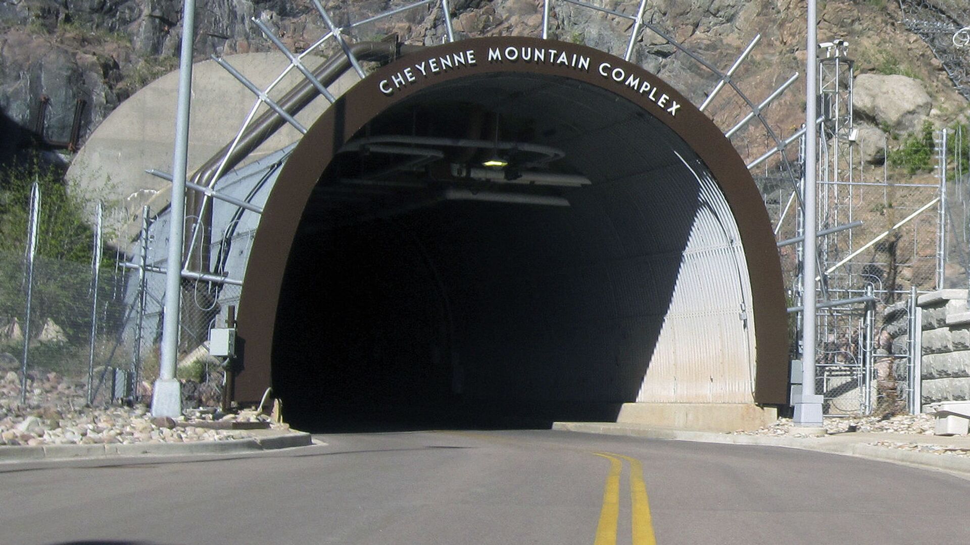 Подземный комплекс NORAD в горе Шайенн, Колорадо - Sputnik Latvija, 1920, 28.05.2022