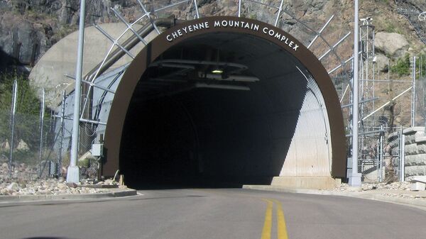 Подземный комплекс NORAD в горе Шайенн, Колорадо - Sputnik Latvija