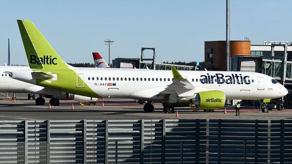 Самолет авиакомпании airBaltic - Sputnik Латвия