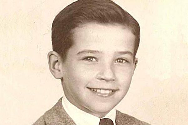  Desmit gadus vecais Džozefs Baidens, nākamais ASV prezidents, 1952. gadā. - Sputnik Latvija