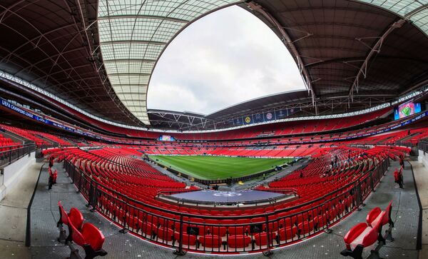 Главная площадка Евро-2020 - стадион &quot;Уэмбли&quot; в Лондоне, где пройдут оба полуфинала и финал чемпионата. - Sputnik Латвия