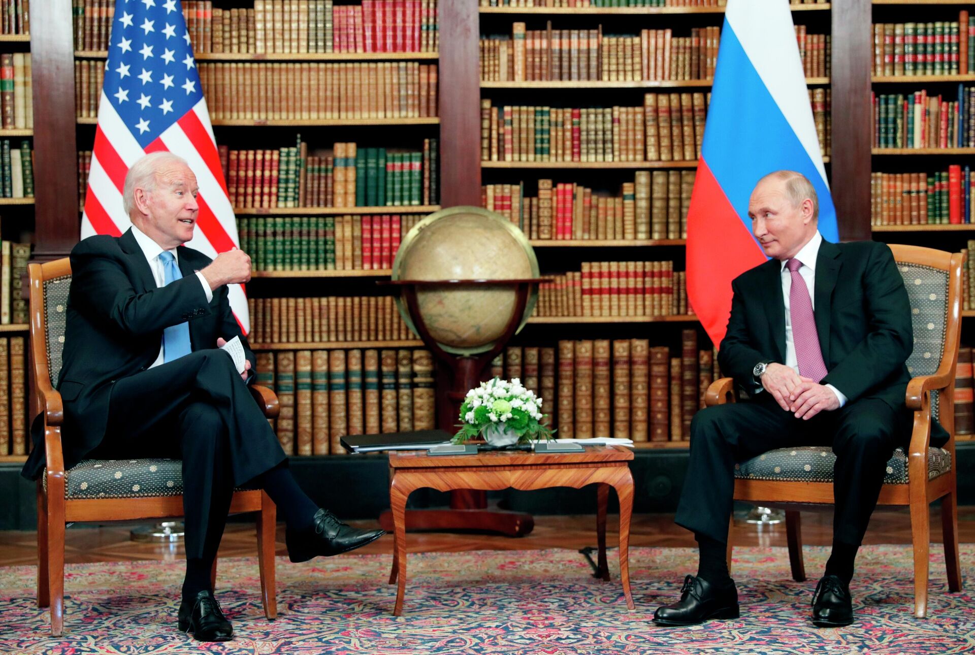 Встреча президентов России и США Владимира Путина и Джо Байдена в Женеве - Sputnik Латвия, 1920, 17.06.2021