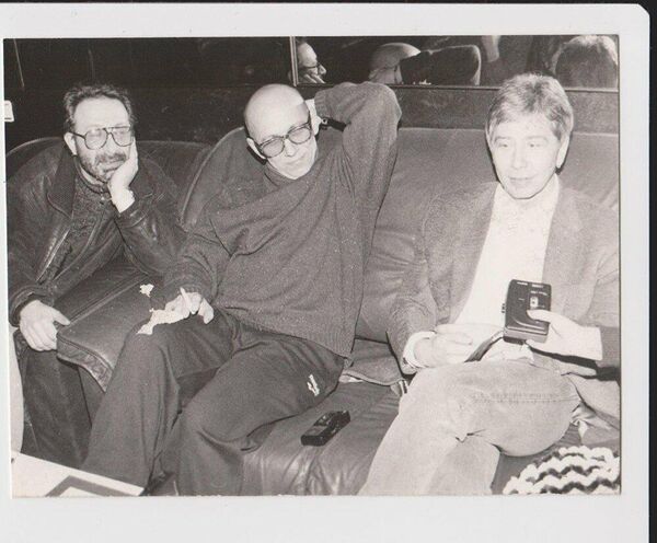  1991. gads. Jevgēņijs Morgulis ar grupas &quot;Voskreseņje&quot; mūziķiem Minskā pirms koncerta - Sputnik Latvija