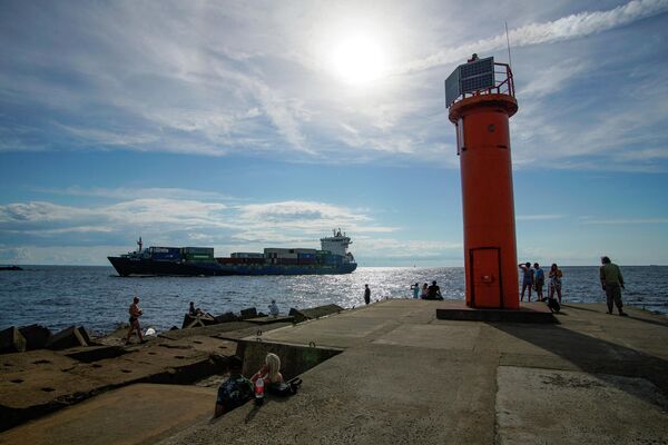 Он уходит в море от полуострова Мангальсала. Он уходит в море от полуострова Мангальсала. - Sputnik Латвия