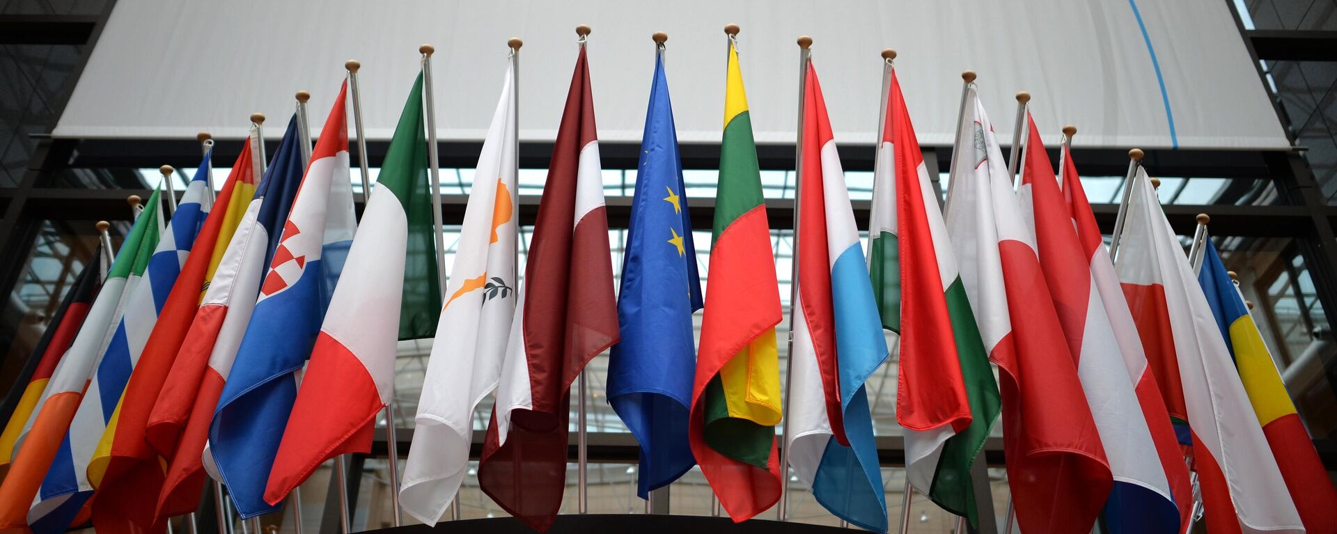 Флаги стран, входящих в ЕС - Sputnik Латвия, 1920, 07.04.2022