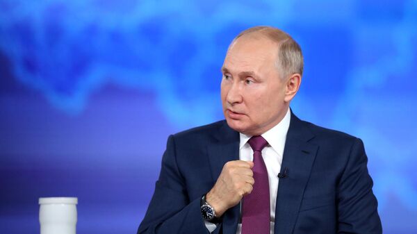 Прямая линия с президентом РФ Владимиром Путиным - Sputnik Latvija