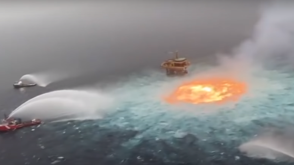 В Мексиканском заливе потушили подводный пожар - Sputnik Латвия