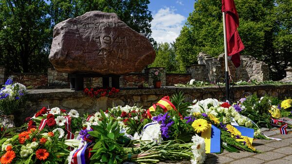 Мемориал Рижской хоральной синагоги в День памяти геноцида еврейского народа в Латвии - Sputnik Латвия