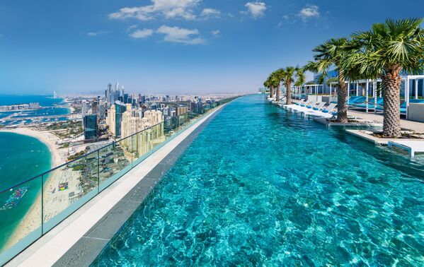Самый высокий в мире панорамный бассейн Address Beach Resort в Дубае Самый высокий в мире панорамный бассейн Address Beach Resort в Дубае - Sputnik Latvija