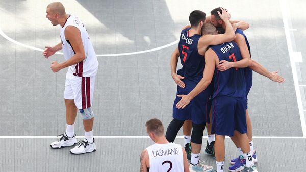 На олимпийском турнире по баскетболу 3x3 в Токио мужская сборная Латвии проиграла Сербии со счётом 16:22 - Sputnik Латвия