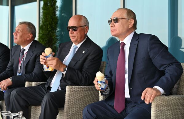 Vladimirs Putins starptautiskajā aviācijas salonā &quot;MAKS 2021&quot; - Sputnik Latvija