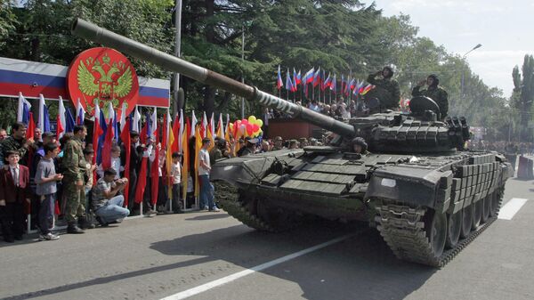 Militārā parāde Chinvalā - Sputnik Latvija