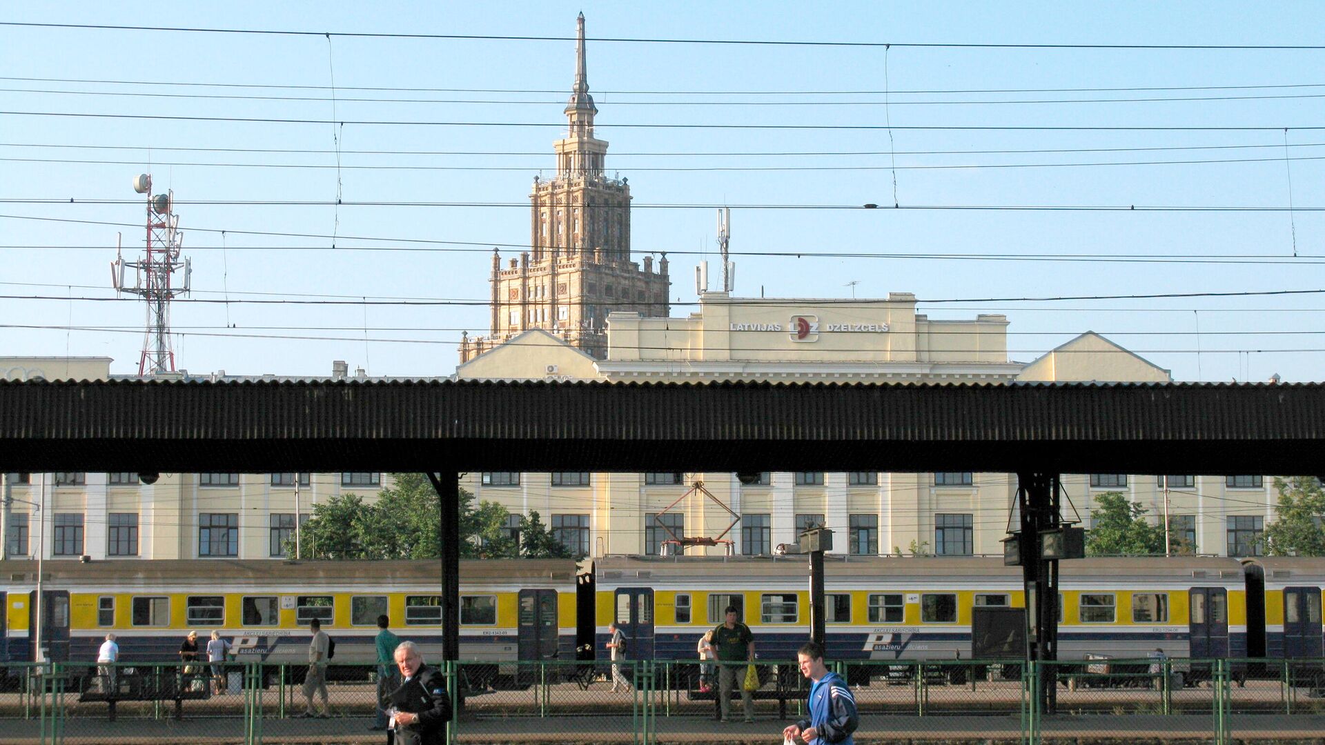Железнодорожный вокзал в Риге - Sputnik Латвия, 1920, 20.05.2021
