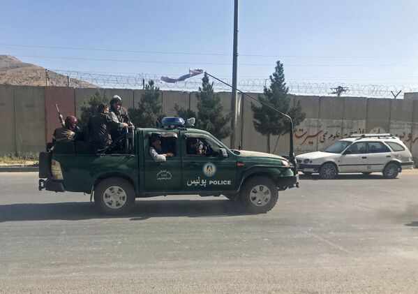 "Taliban"* kaujinieki Kabulas ielās. "Taliban"* kaujinieki Kabulas ielās. - Sputnik Latvija