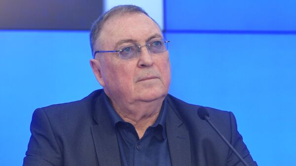 Janukoviča polittehnologs pastāstīja, kā sabrukusi Ukraina - Sputnik Latvija