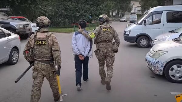 ФСБ вычислила 31 вербовщика террористов: кадры задержания - Sputnik Латвия