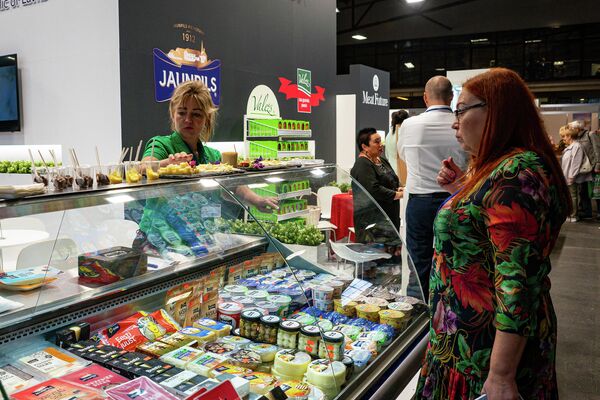 Латвийские молочные продукты из Яунпилса Латвийские молочные продукты из Яунпилса - Sputnik Латвия