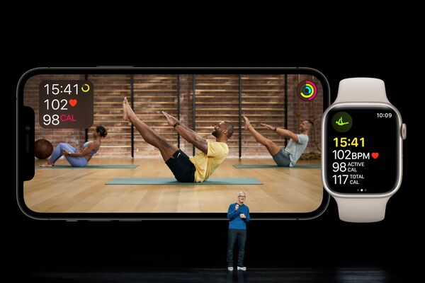 Тим Кук презентовал расширение сервиса Apple Fitness+ во время мероприятия в Купертино Тим Кук презентовал расширение сервиса Apple Fitness+ во время мероприятия в Купертино - Sputnik Латвия