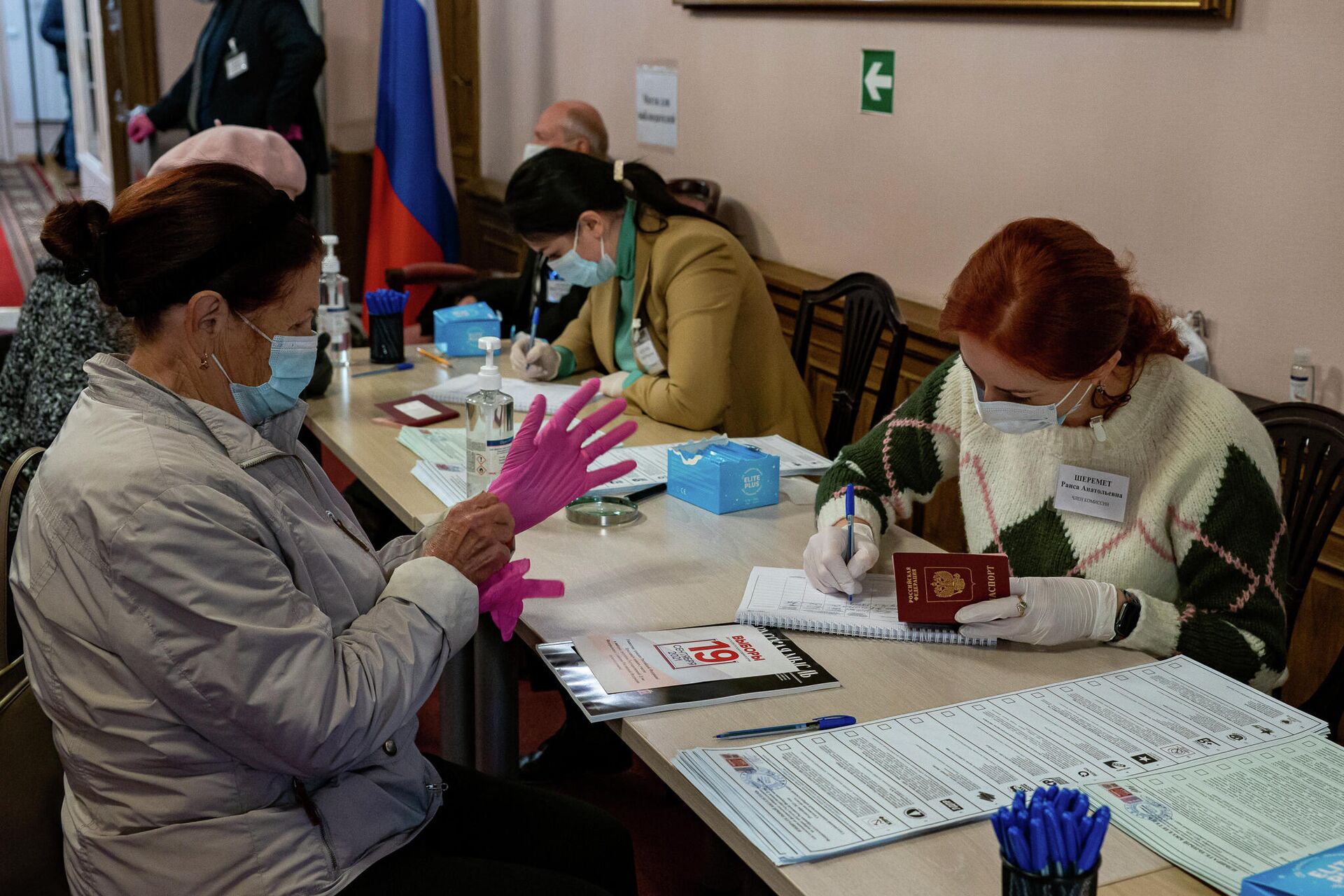 В здании посольства России в Латвии открылся участок № 8179 для голосования на выборах депутатов Государственной Думы Федерального Собрания Российской Федерации восьмого созыва В здании посольства России в Латвии открылся участок № 8179 для голосования на выборах депутатов Государственной Думы Федерального Собрания Российской Федерации восьмого созыва - Sputnik Латвия, 1920, 20.09.2021