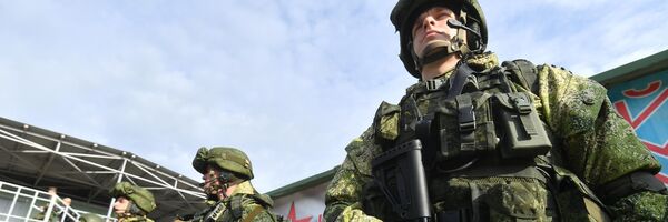 Военнослужащие подразделения Псковского гвардейского десантно-штурмового соединения ВДВ на учениях Запад -2021 Военнослужащие подразделения Псковского гвардейского десантно-штурмового соединения ВДВ на учениях Запад -2021 - Sputnik Латвия