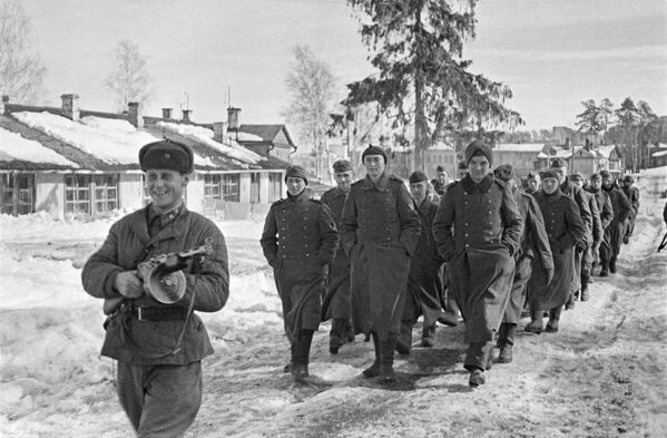 Sagūstītie vācieši pie Maskavas. 1941. gada decembris Sagūstītie vācieši pie Maskavas. 1941. gada decembris - Sputnik Latvija