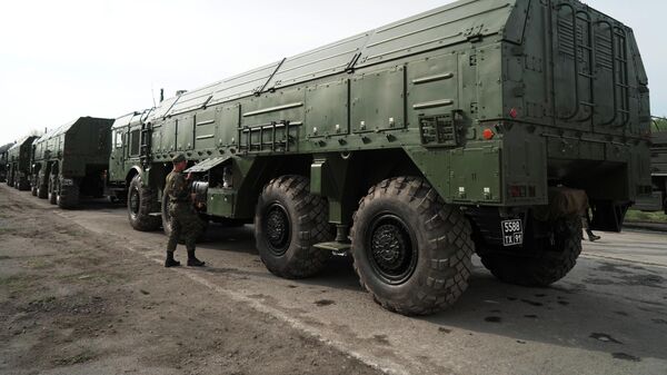 Подготовка боевой техники к участию в параде Победы в Калининграде - Sputnik Latvija