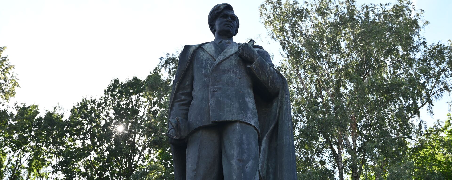 Памятник литовскому писателю Пятрасу Цвирке - Sputnik Латвия, 1920, 26.10.2021