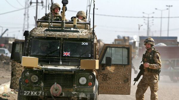 Британские военные патрулируют территорию в городе Басра, Ирак - Sputnik Latvija