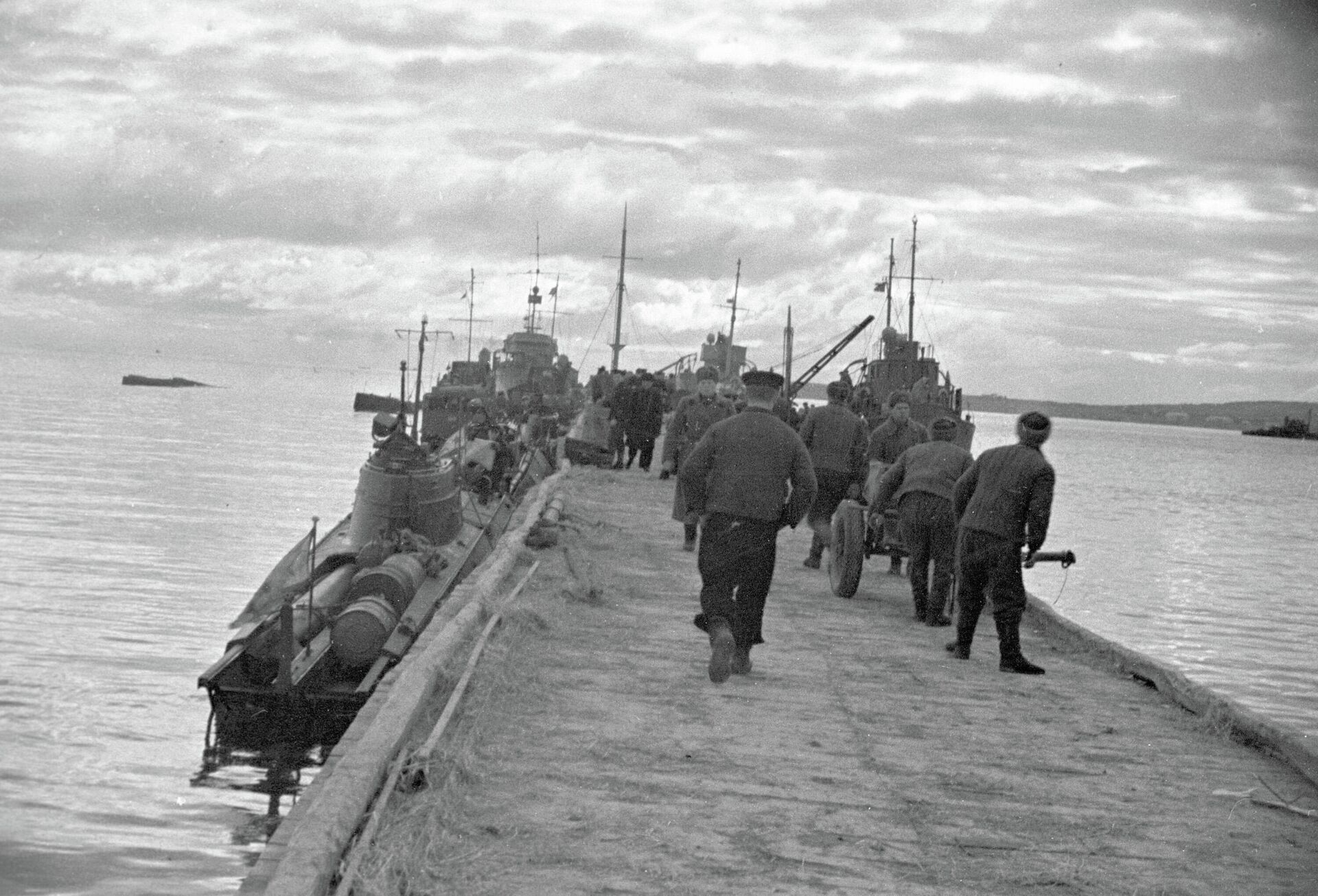 Десант морской пехоты готовится к высадке в районе Новороссийска - Sputnik Latvija, 1920, 27.11.2021