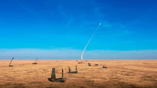 Каждый пуск - боевой: тактические учения зенитчиков Западного военного округа РФ - Sputnik Латвия
