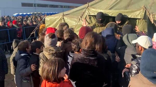 Kebaba cenas un jauni noteikumi: kā iekārtota migrantu sadzīve - Sputnik Latvija