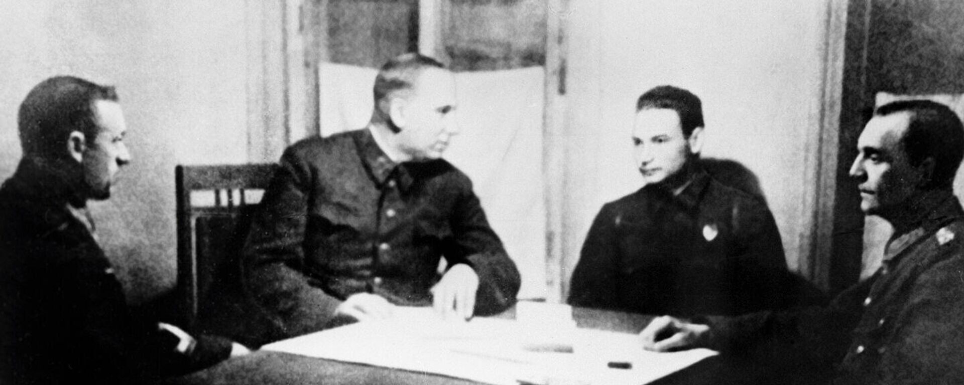 Sagūstītā feldmaršala Frīdriha Paulusa nopratināšana - Sputnik Latvija, 1920, 25.11.2021