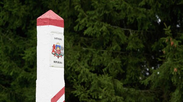 Пограничный столб на латвийско-белорусской границе  - Sputnik Латвия