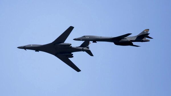 Американские стратегические бомбардировщики B-1B Lancer - Sputnik Латвия