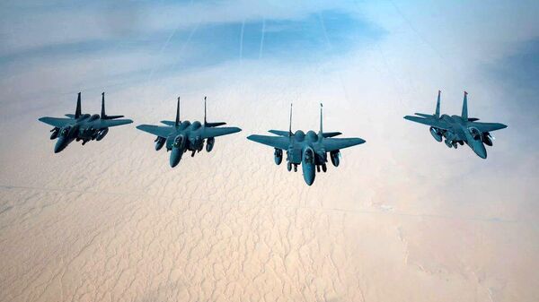Истребители ВВС США F-15E Strike Eagle - Sputnik Латвия